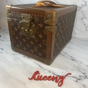 Louis Vuitton Monogram Trunk Boite Flacons Beauty Vanity Case Vintage Hard side